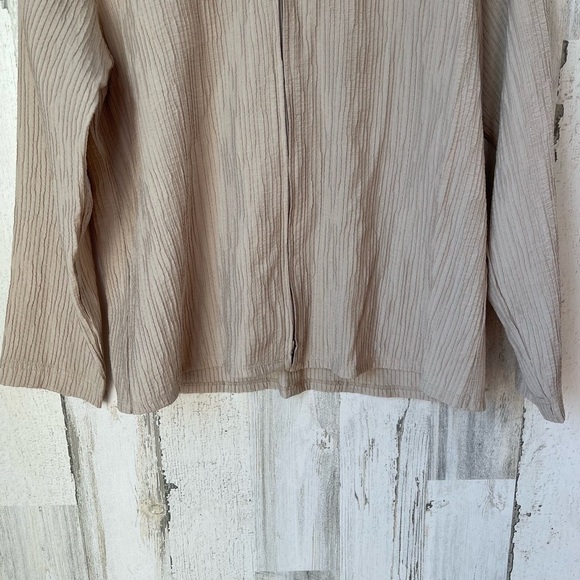 Eileen Fisher Cream Textured Lightweight Zip Front Jacket Size L - Picture 3 of 7